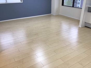 中古マンションの床を全面的に張り替えたリフォームの事例写真