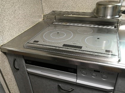 老朽化したガスコンロをIHへと交換するリフォームの事例写真