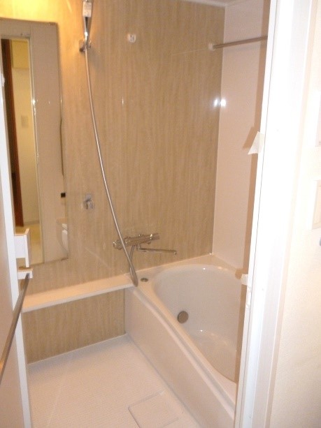 経年劣化した浴室を高級感ある浴室にリフォームの事例写真