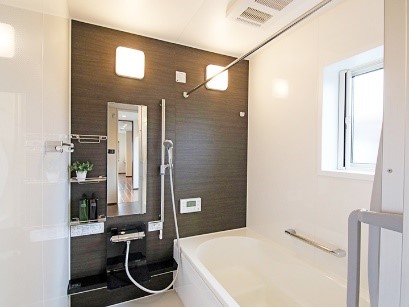 在来浴室の浴室を断熱機能備えたユニットバスにリフォームの写真