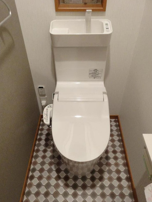 ウォシュレット付きトイレに交換し、内装も一新の事例写真