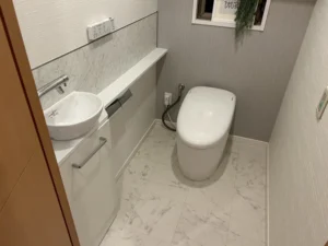 クッションフロアに張り替えたトイレリフォーム事例