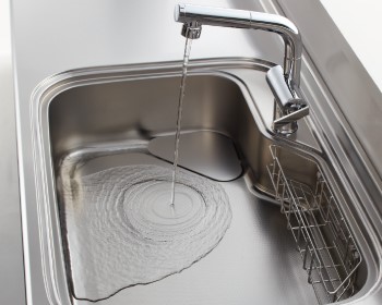 流し台のリフォーム 後悔しないために知っておきたい費用や注意点 失敗しないリフォーム会社選びは リフォームガイド