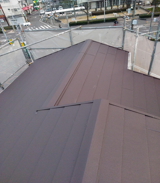 【300万円】重さ・耐久性・意匠性を重視した屋根の葺き替えリフォーム
