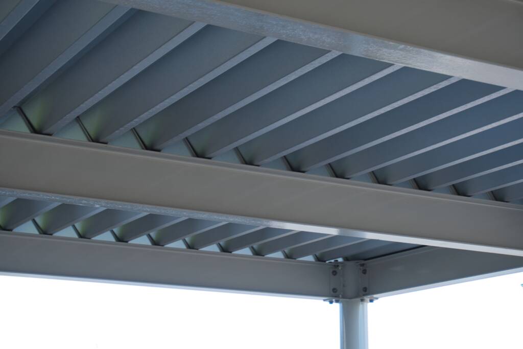 スチール折板のカーポート　イメージ