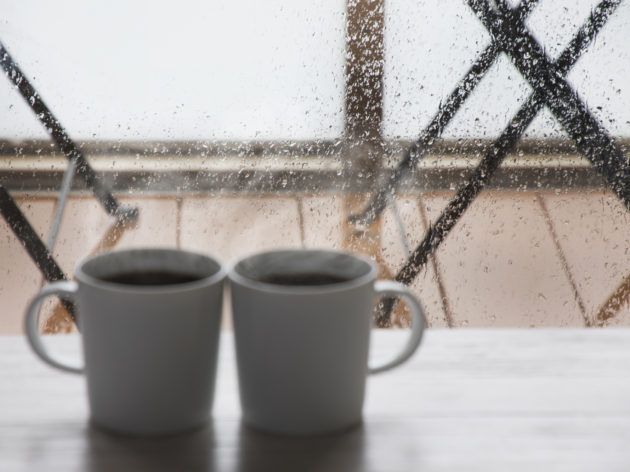 ベランダから雨漏りした際の対処法や費用 業者選びを解説 失敗しないリフォーム会社選びは リフォームガイド