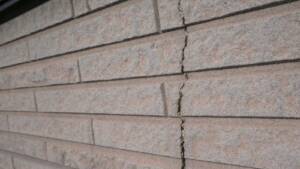 【ひび・欠け・剥がれ等】サイディング補修方法・費用・期間を全解説