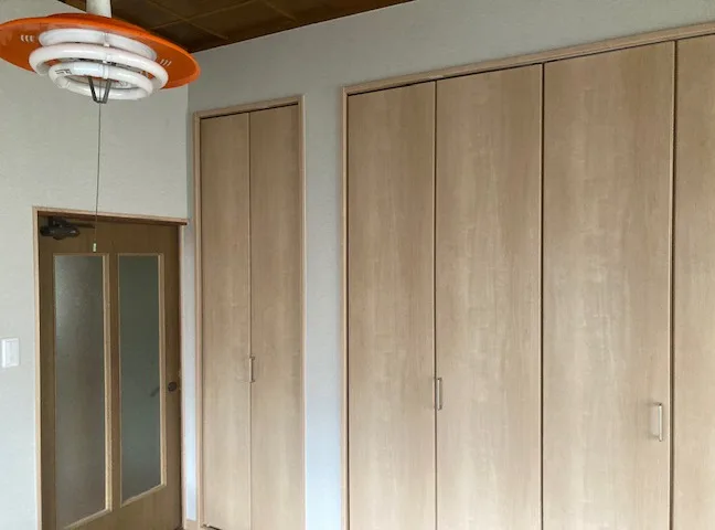 押入れと和ダンスをクローゼットにリフォームした事例