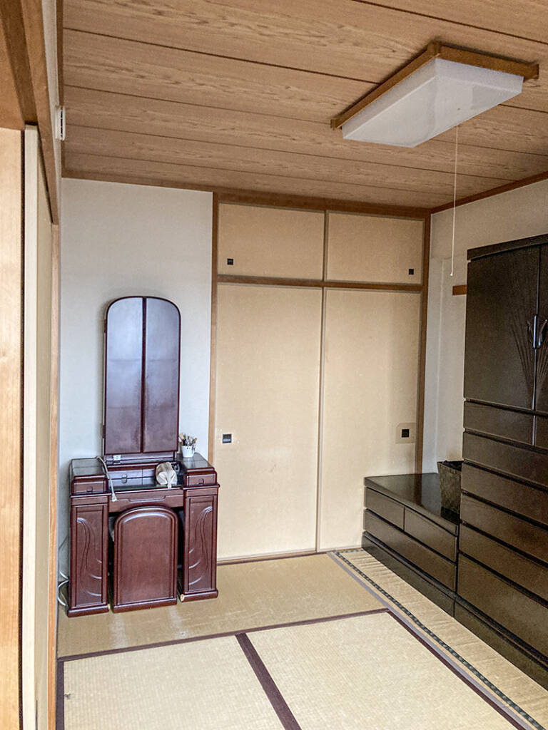 押入れと和室の一部をウォークインクローゼットにリフォームした事例