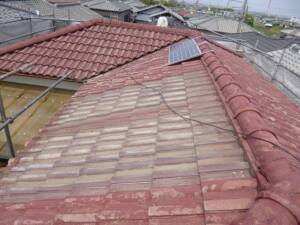 劣化した瓦屋根を葺き替えて見た目もスッキリした事例