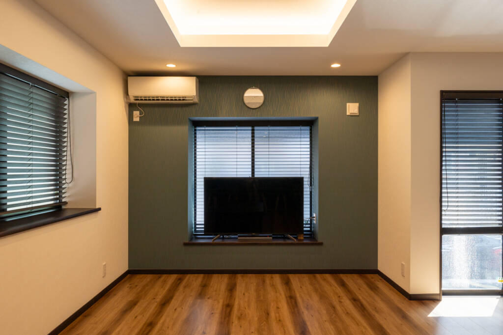 リビング｜折り上げ天井で縦にも広がる空間へ After